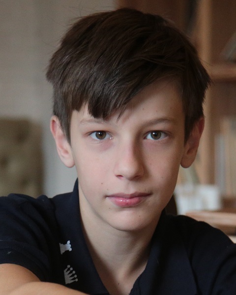 Uskov, Artem, #54 FIDE-rated chess grandmaster from FIDE (Not a National Fed.)